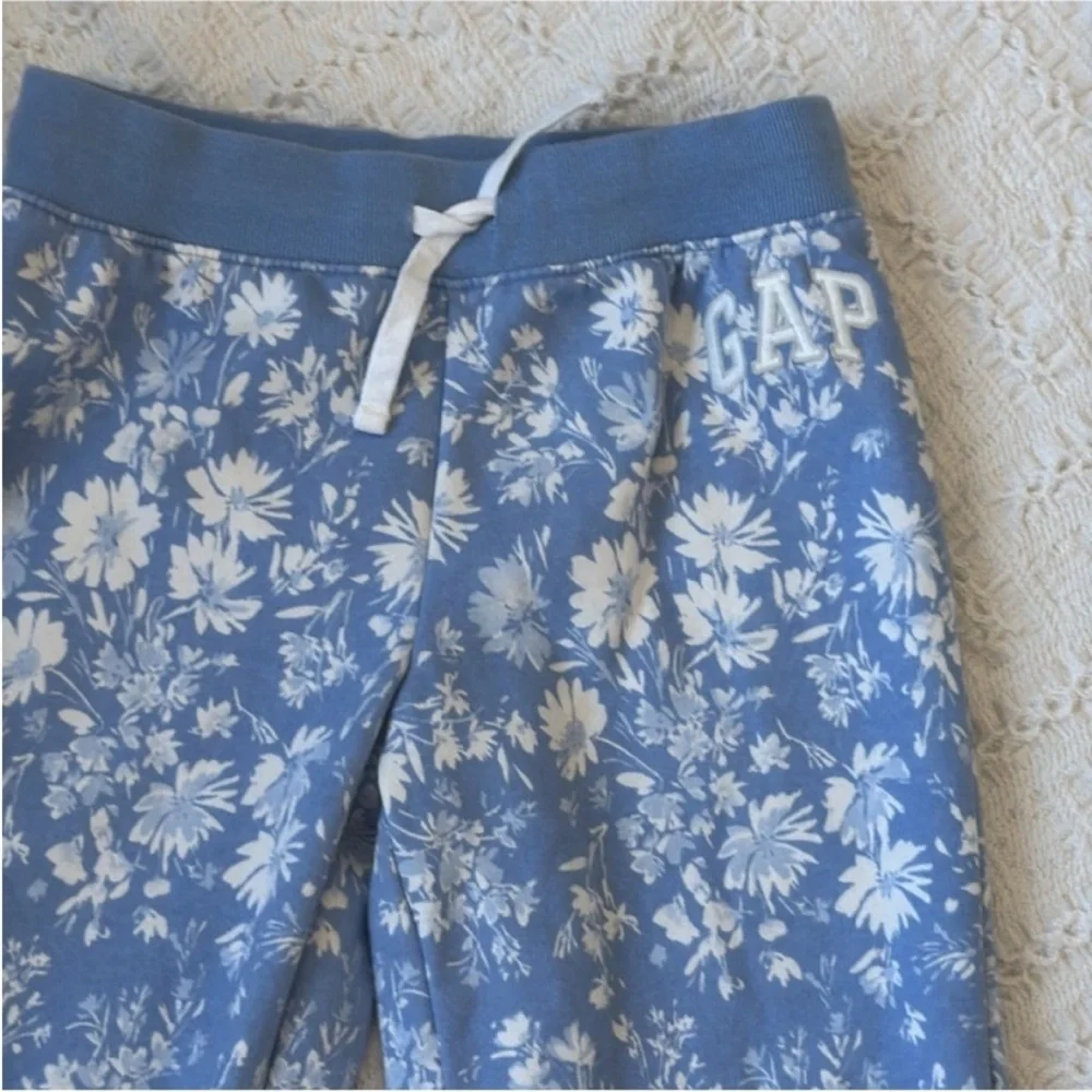 GAP Blue and White Floral Joggers